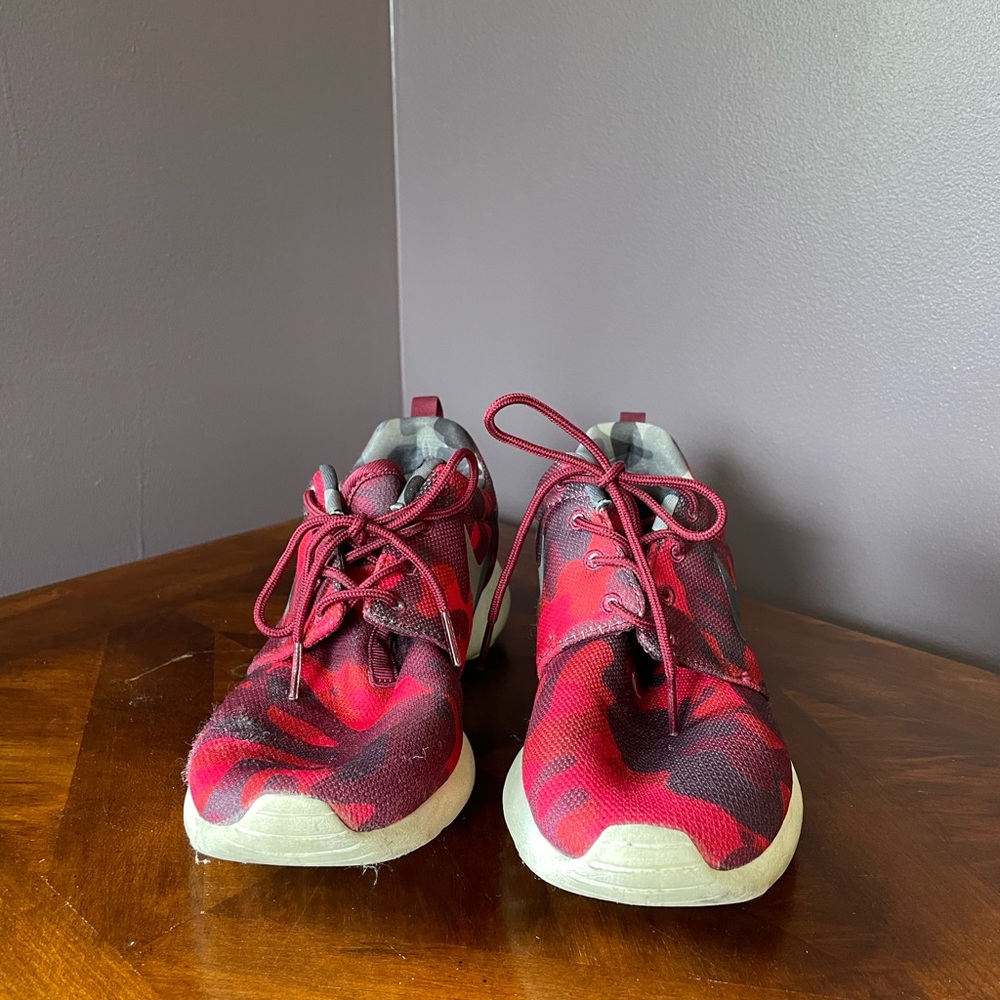 Nike Roche - Picture 6 of 7